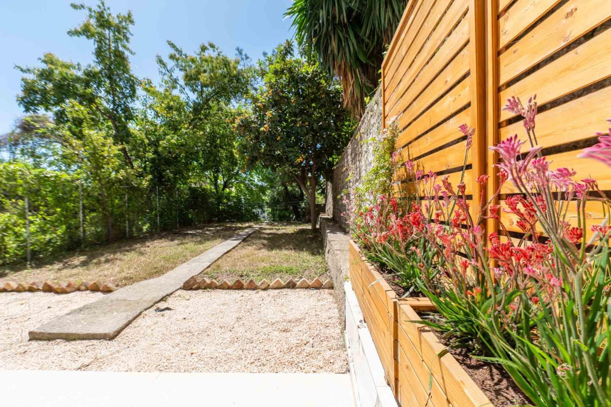 Hidden Garden Apartment Corfu (city)